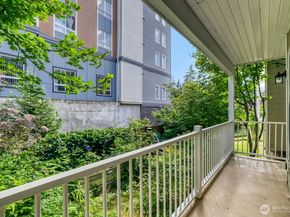 20028 15th Avenue NE 104, Shoreline WA 98155