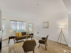 20028 15th Avenue NE 104, Shoreline WA 98155
