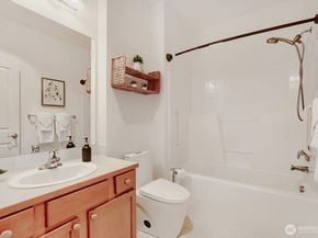 20028 15th Avenue NE 104, Shoreline WA 98155