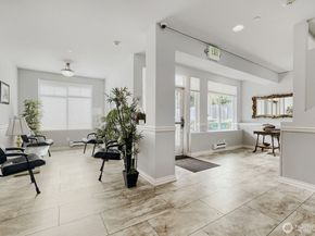 20028 15th Avenue NE 104, Shoreline WA 98155
