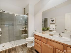 20028 15th Avenue NE 104, Shoreline WA 98155