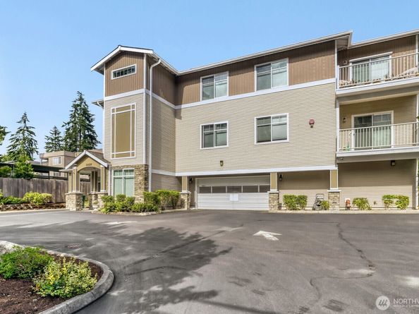 20028 15th Avenue NE 104, Shoreline WA 98155