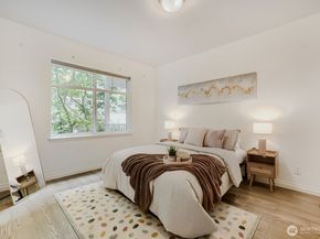 20028 15th Avenue NE 104, Shoreline WA 98155