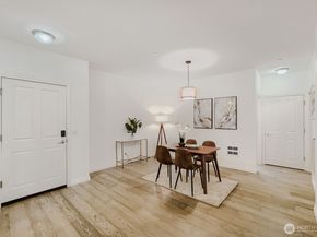 20028 15th Avenue NE 104, Shoreline WA 98155