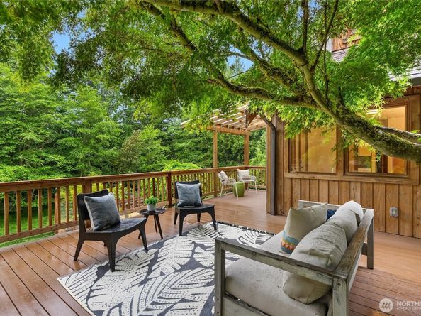9641 Mandus Olson Road NE, Bainbridge Island WA 98110