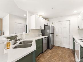 23511 54th Avenue S 16, Kent WA 98032