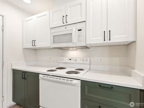 23511 54th Avenue S 16, Kent WA 98032