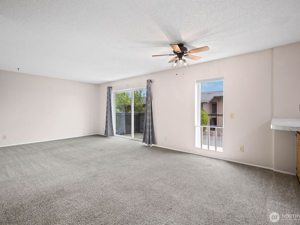 1425 S Puget Drive 117, Renton WA 98055