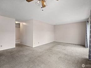 1425 S Puget Drive 117, Renton WA 98055