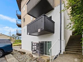 1425 S Puget Drive 117, Renton WA 98055