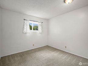 1425 S Puget Drive 117, Renton WA 98055