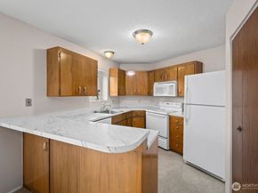 1425 S Puget Drive 117, Renton WA 98055