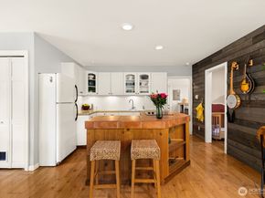 5405 25th Avenue SW, Seattle WA 98106
