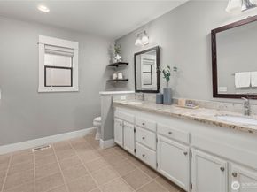 8227 NE 166th Street, Kenmore WA 98028