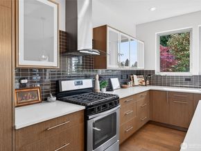 6320 36th Avenue SW, Seattle WA 98126