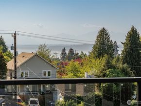 6320 36th Avenue SW, Seattle WA 98126