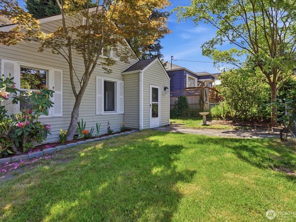 9046 7th Avenue NW, Seattle WA 98117