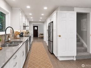 9046 7th Avenue NW, Seattle WA 98117