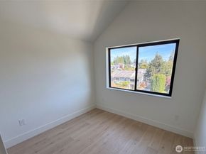 4709 SW Hinds Street, Seattle WA 98116