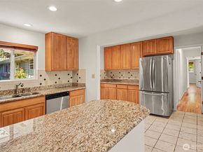 10749 30th Ave NE, Seattle WA 98125