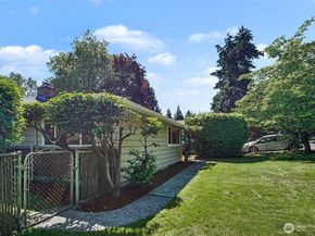 10749 30th Ave NE, Seattle WA 98125