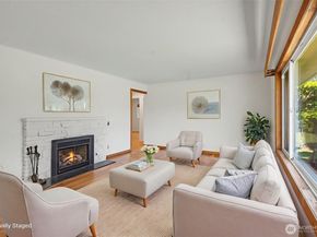 10749 30th Ave NE, Seattle WA 98125