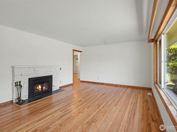10749 30th Ave NE, Seattle WA 98125