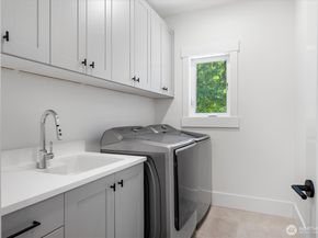 11427 115th Avenue NE, Kirkland WA 98033