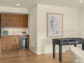 6007 Hazelwood Lane SE, Bellevue WA 98006