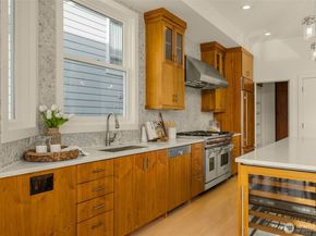 6007 Hazelwood Lane SE, Bellevue WA 98006