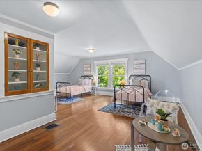 1601 10th Avenue W, Seattle WA 98119