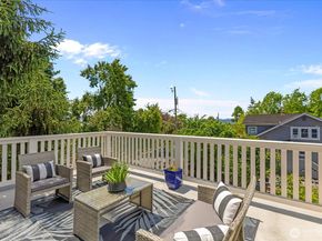 1601 10th Avenue W, Seattle WA 98119