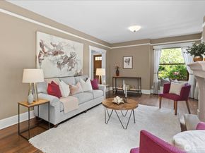 1601 10th Avenue W, Seattle WA 98119