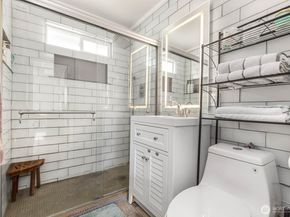 10038 59th Avenue S, Seattle WA 98178