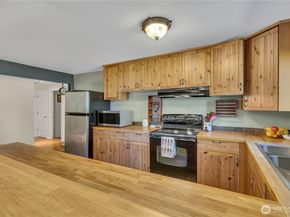 2011 S 292nd Street, Federal Way WA 98003
