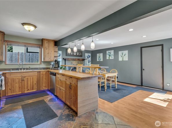 2011 S 292nd Street, Federal Way WA 98003