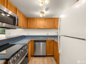 15816 NE Leary Way 5203, Redmond WA 98052
