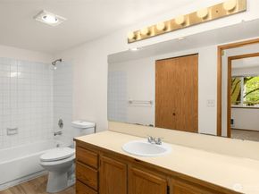 15816 NE Leary Way 5203, Redmond WA 98052