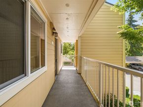 15816 NE Leary Way 5203, Redmond WA 98052