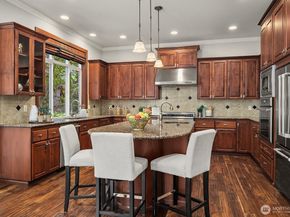 2098 211th Place SE, Sammamish WA 98075