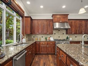 2098 211th Place SE, Sammamish WA 98075