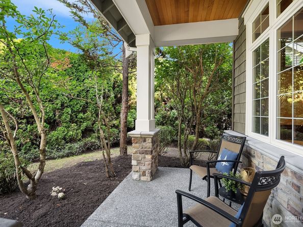 2098 211th Place SE, Sammamish WA 98075