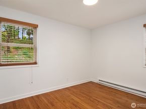7915 18th Avenue SW, Seattle WA 98106
