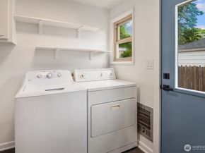 7915 18th Avenue SW, Seattle WA 98106