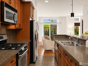 6533 25th Avenue NE C, Seattle WA 98115