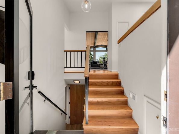 4000 SW Myrtle Street, Seattle WA 98136