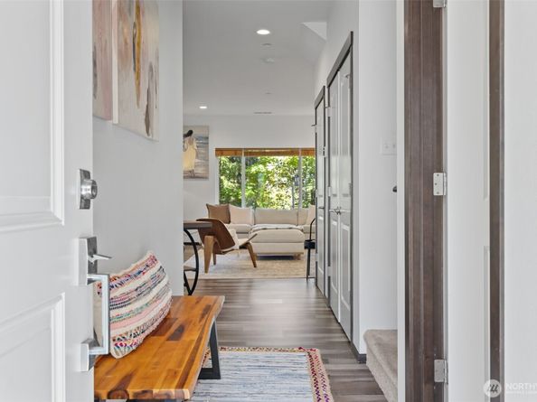 2744 S 120th Place, Burien WA 98168