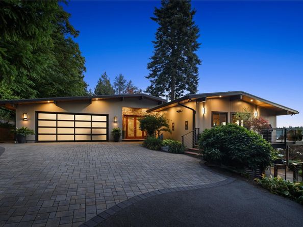 13210 Holmes Point Drive NE, Kirkland WA 98034