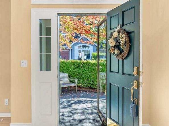 8012 NE 151st Court, Kenmore WA 98028