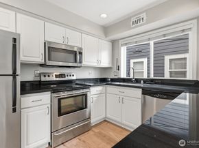 2116 California Avenue SW 201, Seattle WA 98116